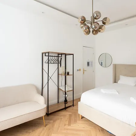 Apartment Eiffel Paris